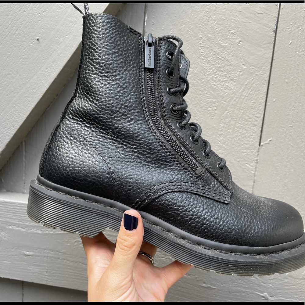 Dr. Martens Pascal with Zip Combat boot